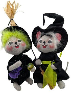 Annalee Lot Of 2 Gray Halloween Witch Mice 2004 2009 Holiday Figures Dolls Decor
